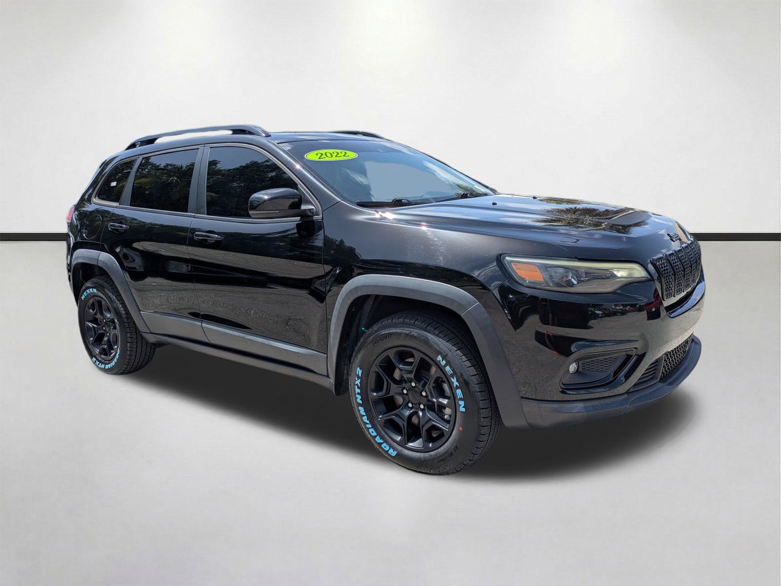 Used 2022 Jeep Cherokee Latitude w/ Sun & Sound Group AWD/4WD image 1