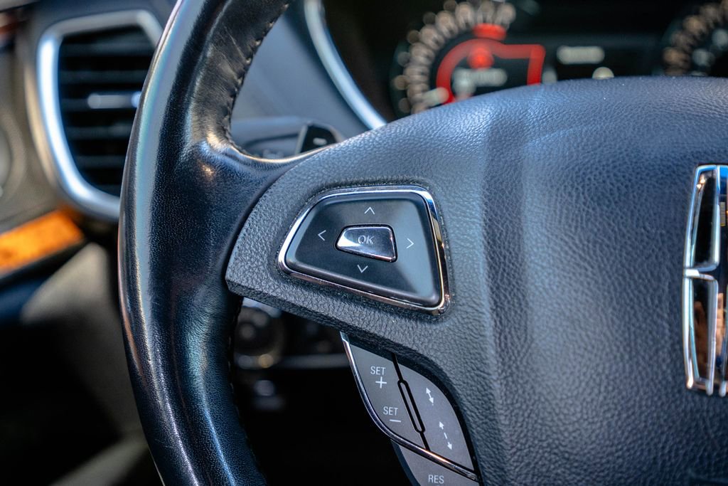 Used 2018 Lincoln MKX Reserve w/ Driver Assistance Package image 15