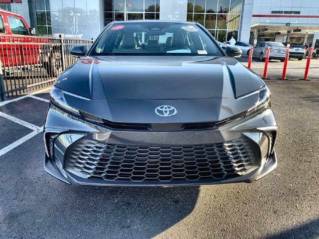 Used 2026 Toyota Camry SE FWD image 3