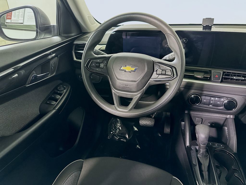 Used 2024 Chevrolet TrailBlazer LS w/ LS Convenience Package image 17