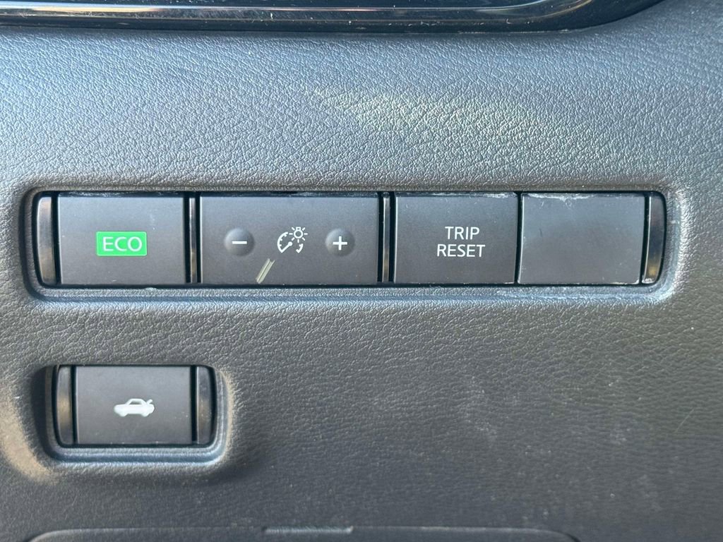 Used 2025 Nissan Sentra SV w/ All-Weather Package image 19