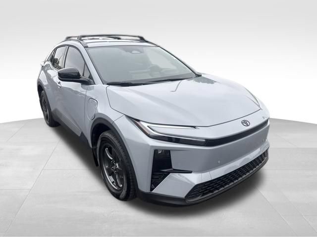 Used 2026 Toyota C-HR AWD/4WD image 7