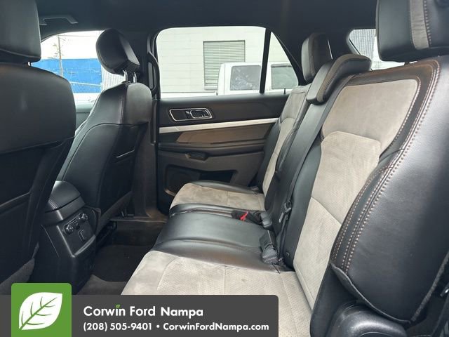 Used 2017 Ford Explorer XLT w/ Equipment Group 202A image 9