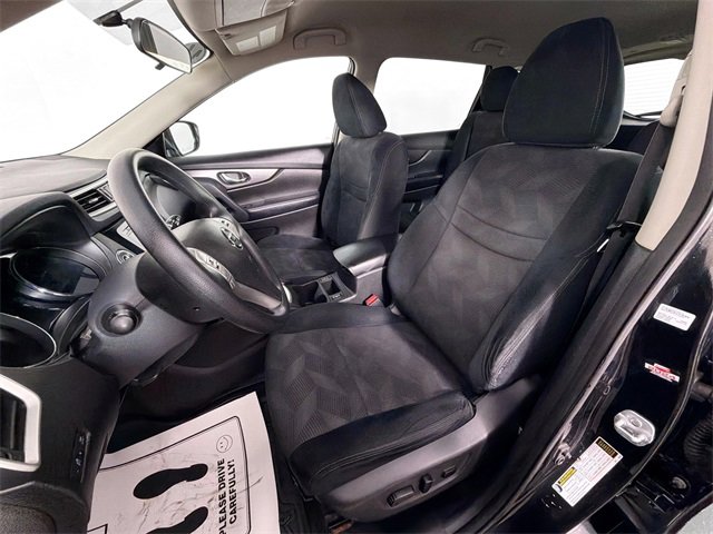 Used 2016 Nissan Rogue SV image 18