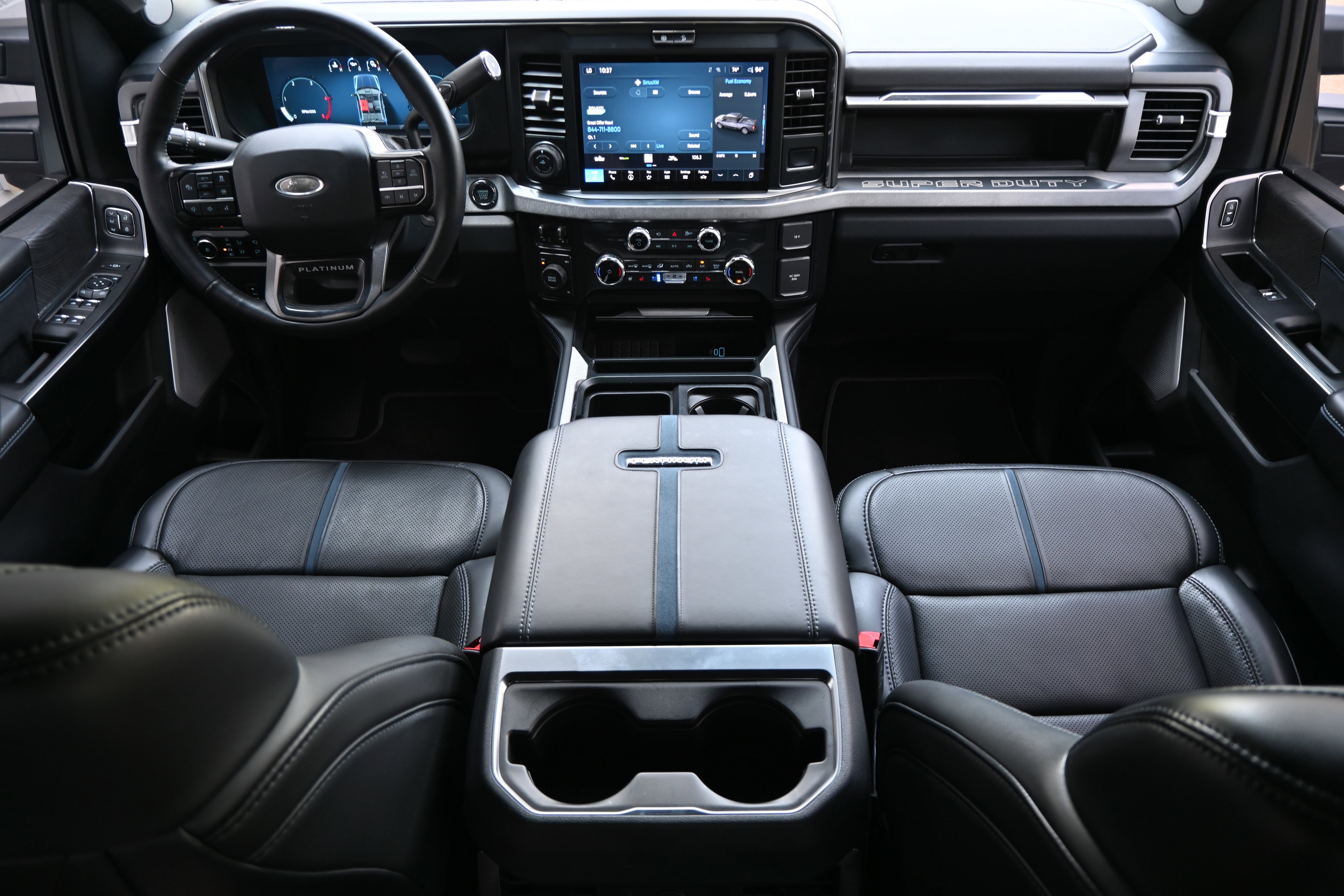 Used 2025 Ford F450 Platinum w/ FX4 Off-Road Package image 32