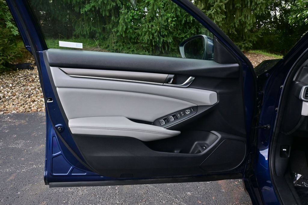 Used 2019 Honda Accord LX image 11