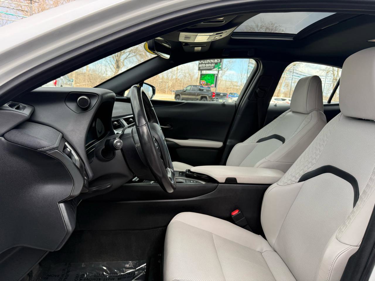 Used 2021 Lexus UX 250h UX 250h AWD w/ Premium Package image 16