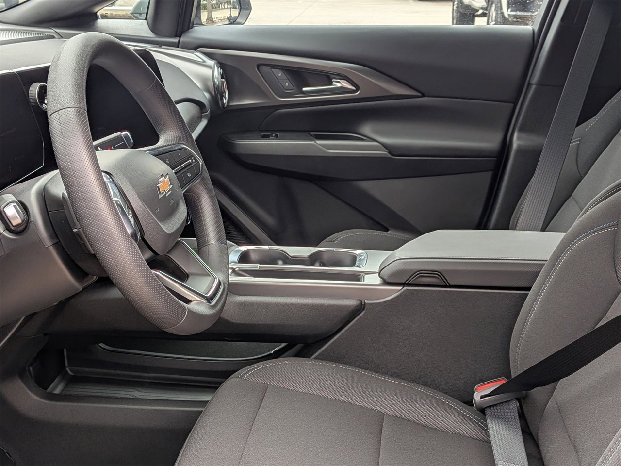 New 2026 Chevrolet Equinox EV LT image 18
