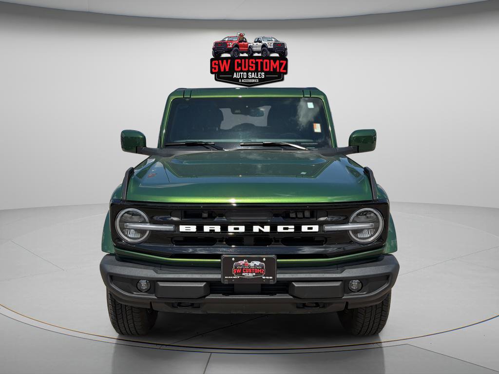 Used 2025 Ford Bronco Outer Banks image 2