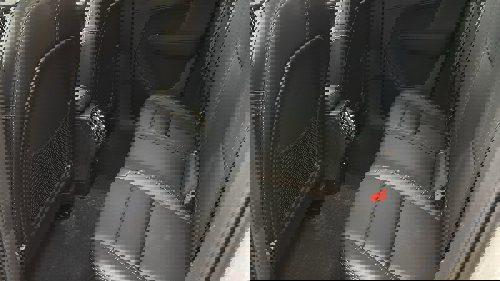 Used 2026 Volvo XC40 B5 Plus w/ Protection Package Premier AWD/4WD image 27