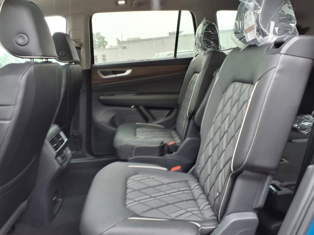 New 2025 Volkswagen Atlas SEL Premium R-Line image 10