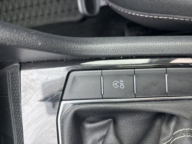 Used 2023 Volkswagen Taos SE w/ Panoramic Sunroof Package image 34