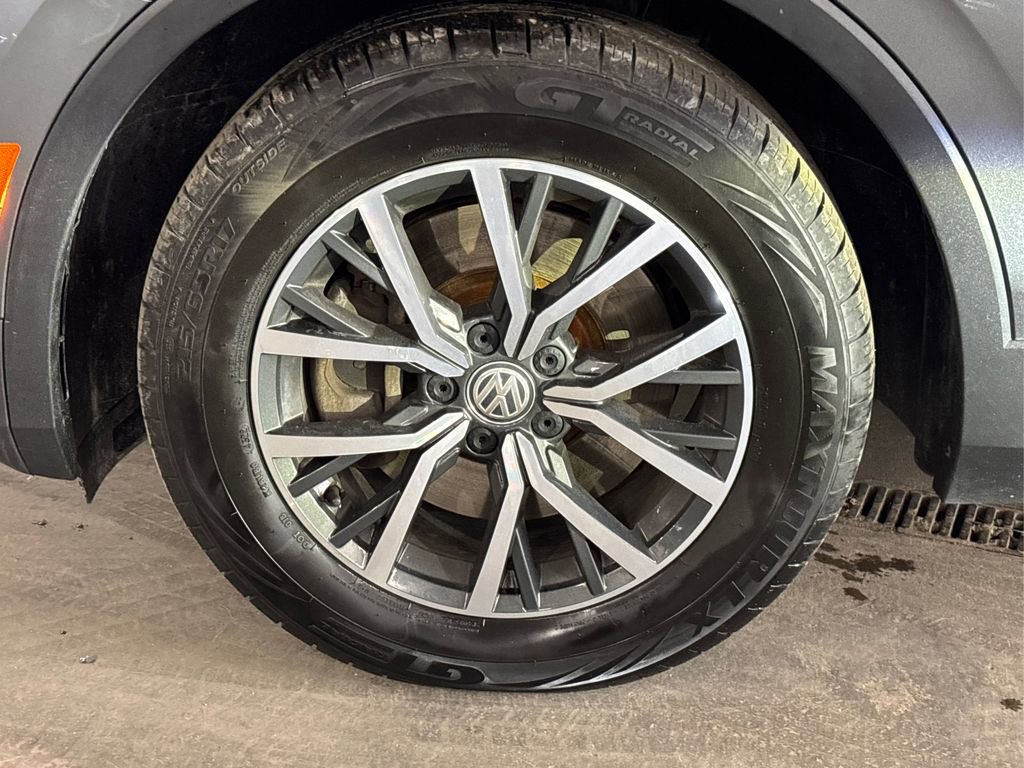 Used 2019 Volkswagen Tiguan SE w/ Panoramic Sunroof Package image 15