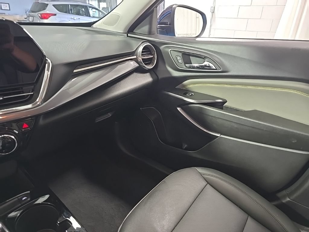 Used 2025 Chevrolet Trax ACTIV w/ Driver Confidence Package FWD image 29
