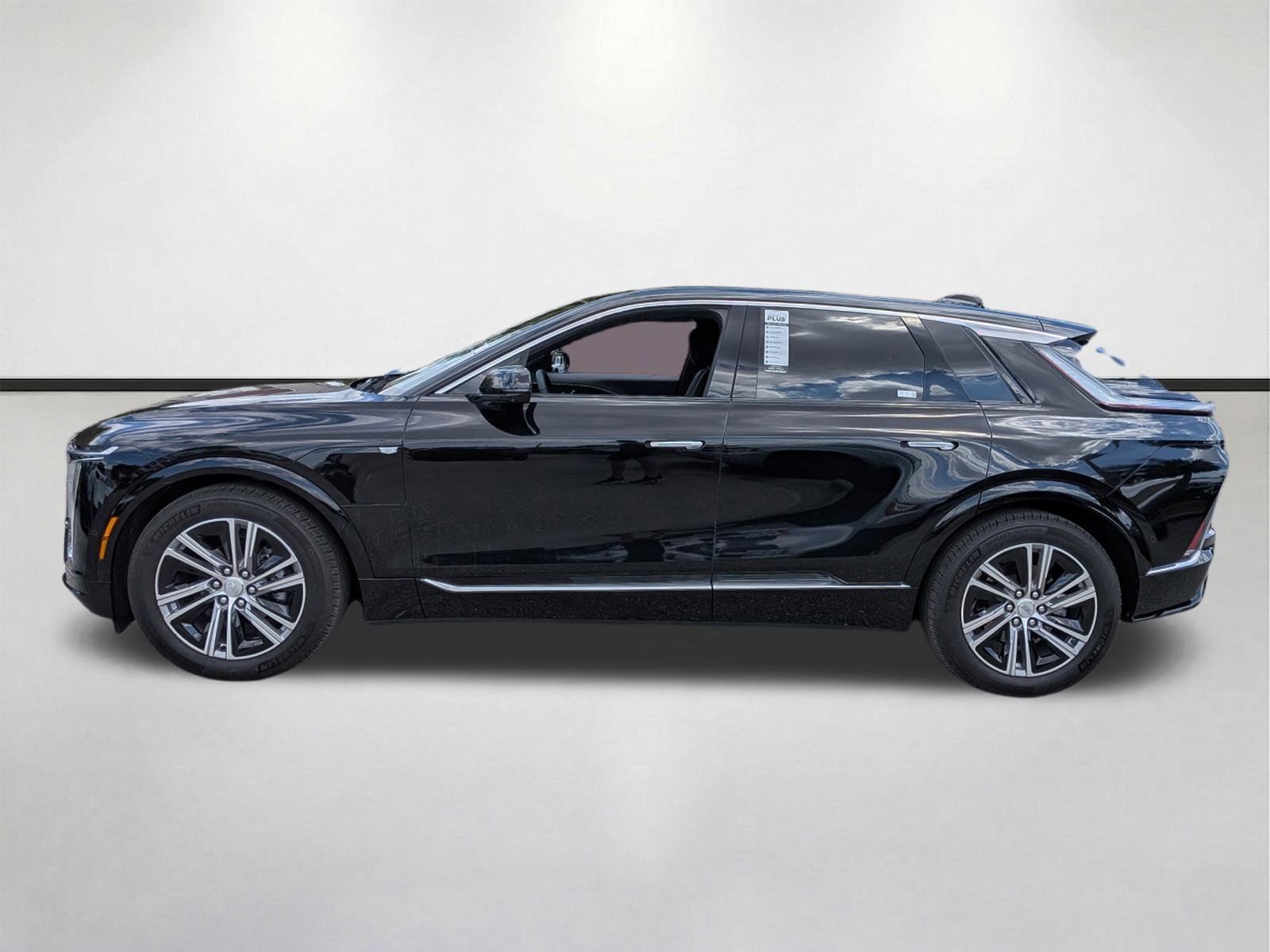 Used 2024 Cadillac Lyriq Luxury w/ LPO, Floor Liner Package image 7