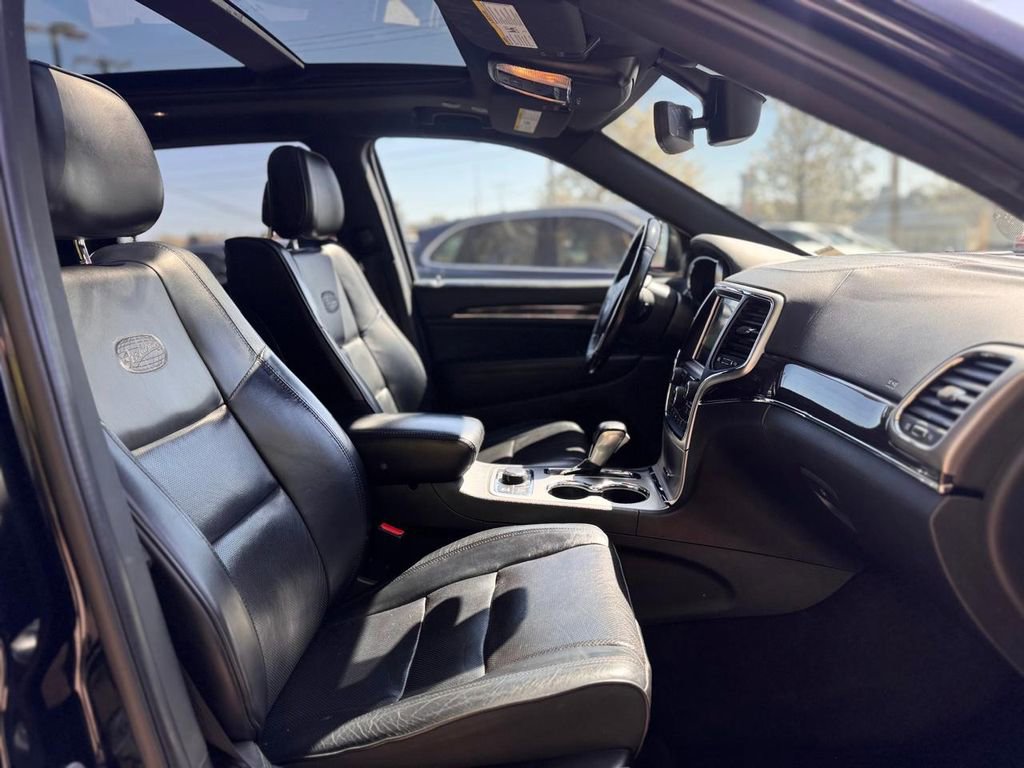 Used 2018 Jeep Grand Cherokee Overland AWD/4WD image 25