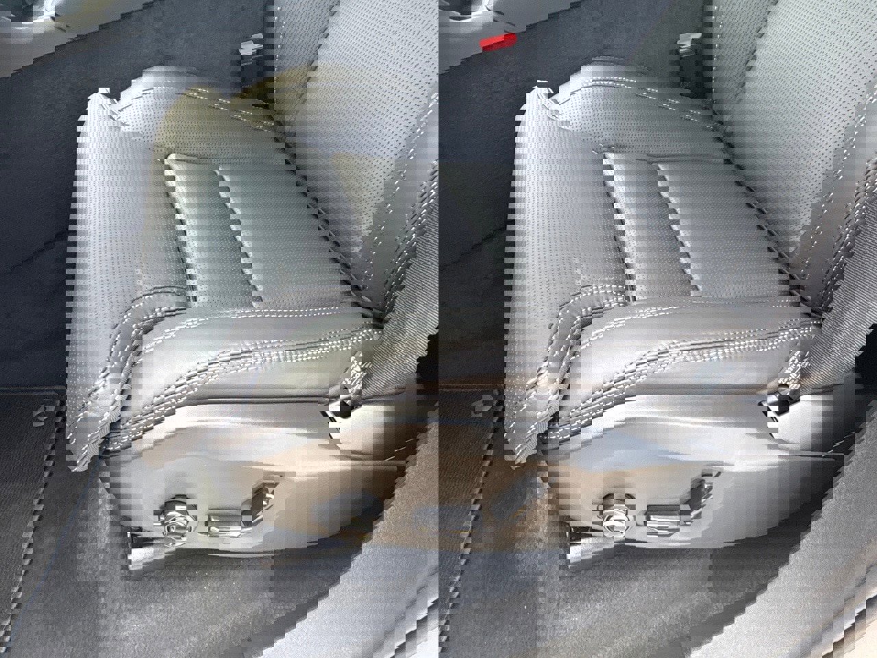 New 2026 Volvo XC90 B5 Ultra w/ Protection Package Premier image 19