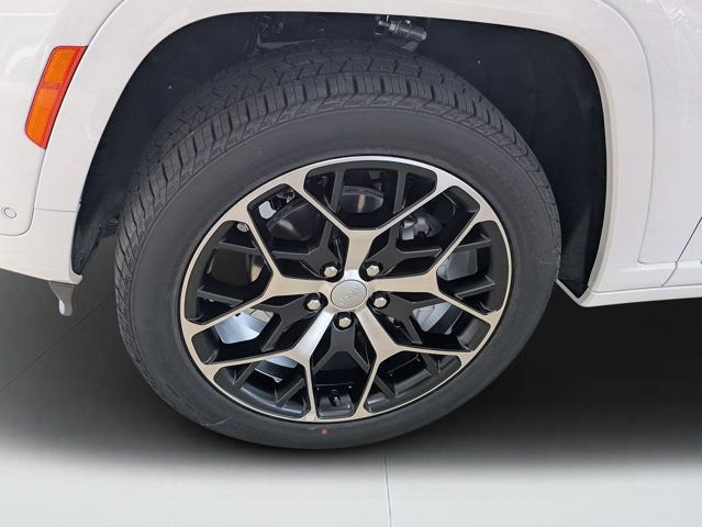 New 2025 Jeep Grand Cherokee Summit AWD/4WD image 10