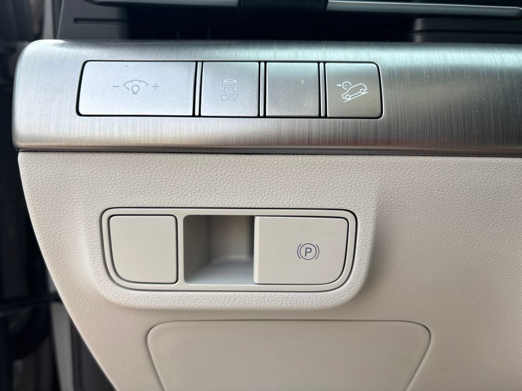 Certified 2024 Hyundai Kona SEL AWD/4WD image 21