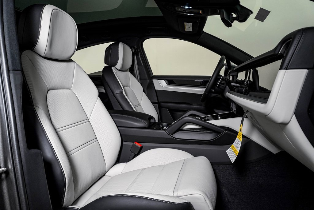 New 2026 Porsche Cayenne Coupe image 15