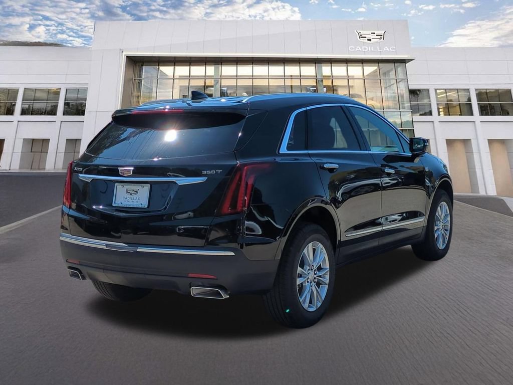 Used 2026 Cadillac XT5 Luxury w/ LPO, Floor Liner Package FWD image 3