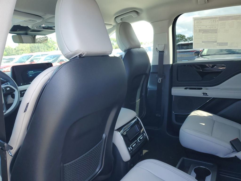 New 2026 Lincoln Aviator 2WD image 9