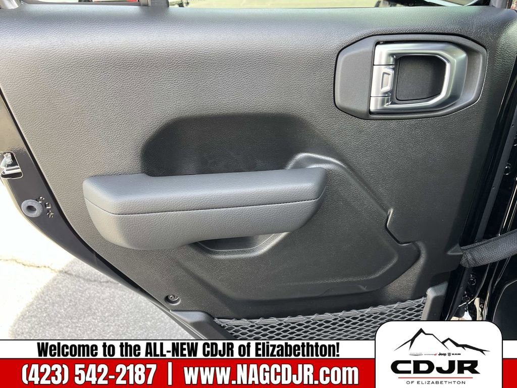 New 2026 Jeep Gladiator Mojave image 18