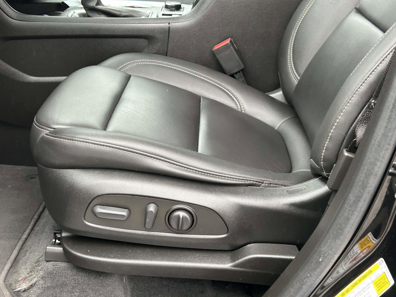 Used 2023 Chevrolet Traverse LT image 19