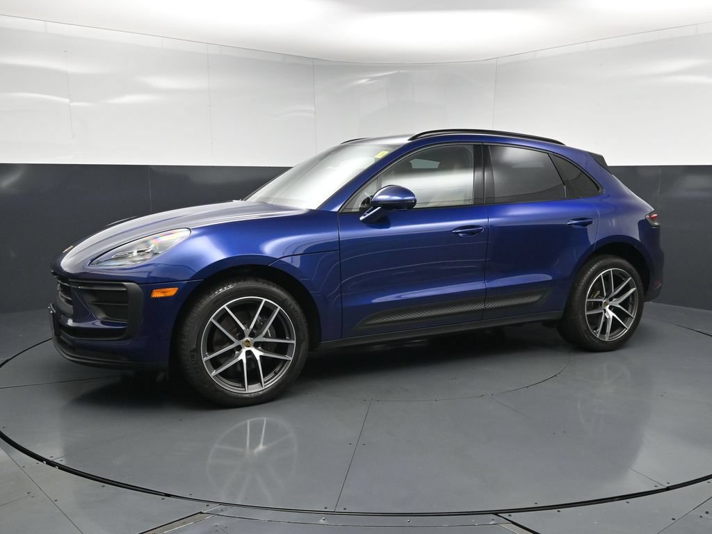 Used 2024 Porsche Macan AWD/4WD image 1