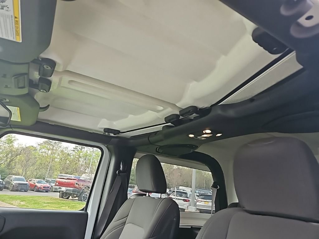 Used 2023 Jeep Wrangler Sport image 16