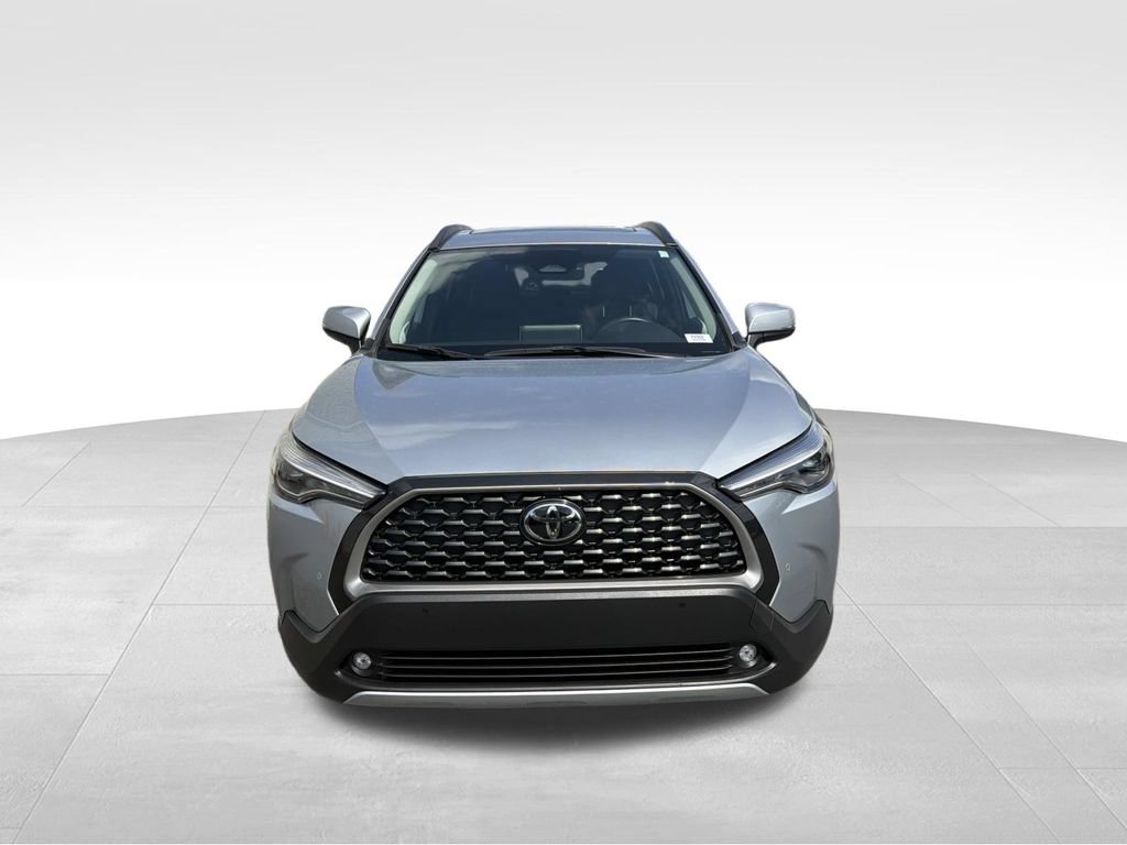 Used 2023 Toyota Corolla Cross XLE w/ Convenience Package FWD image 8