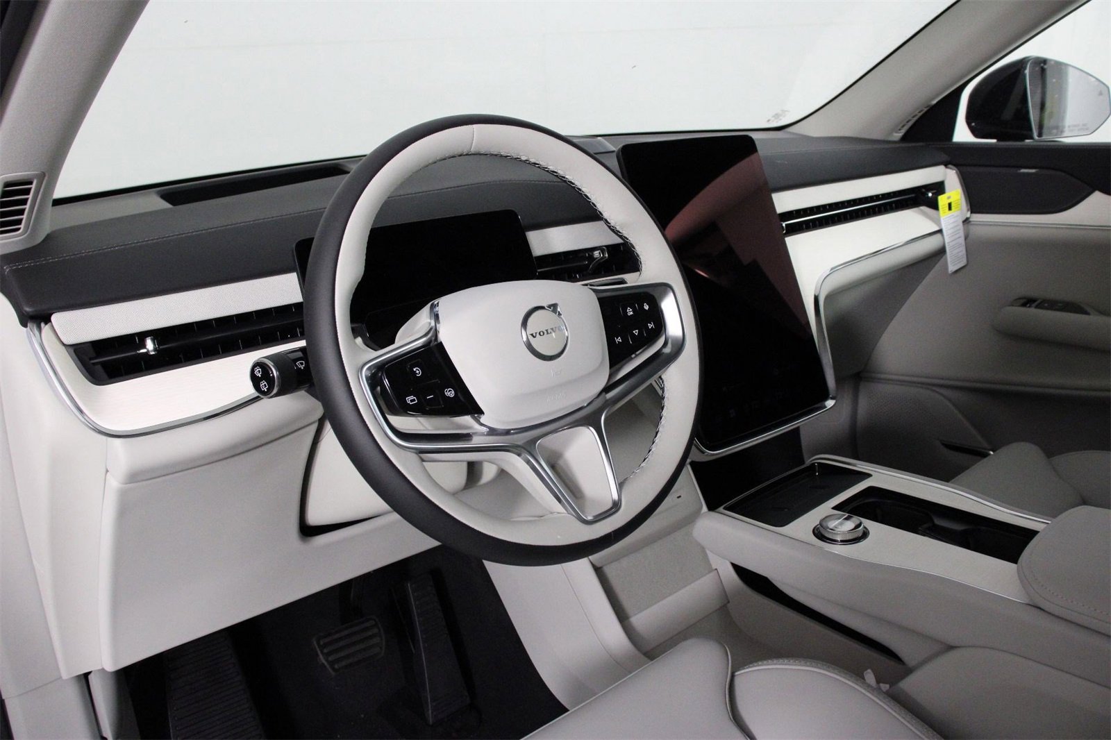 New 2025 Volvo EX90 Ultra image 8