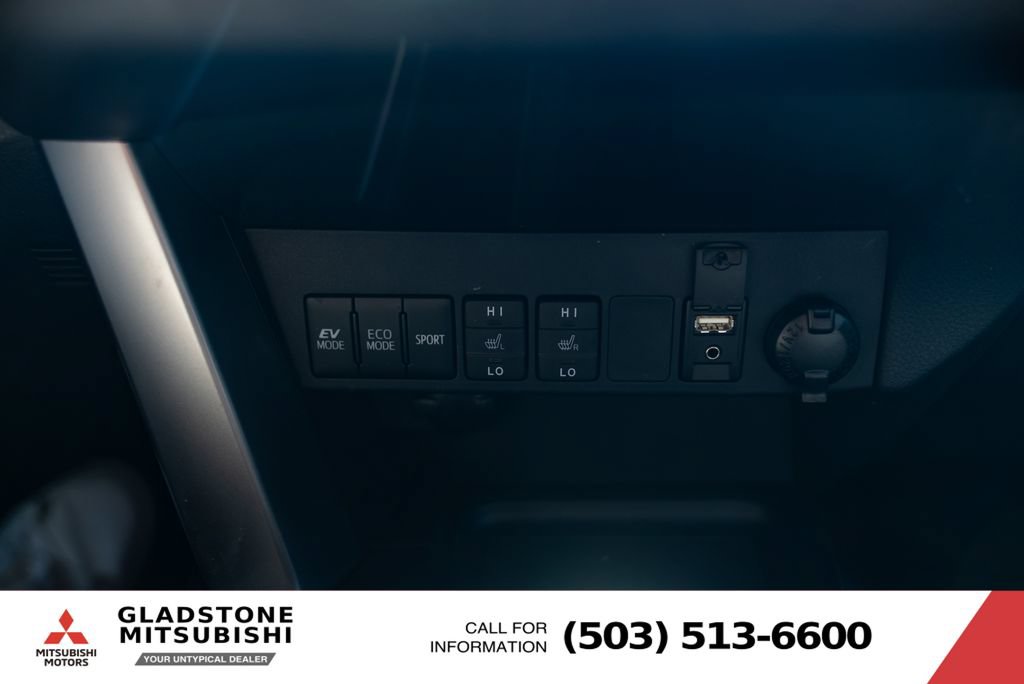 Used 2018 Toyota RAV4 Limited w/ Advanced Technology Package AWD/4WD image 17