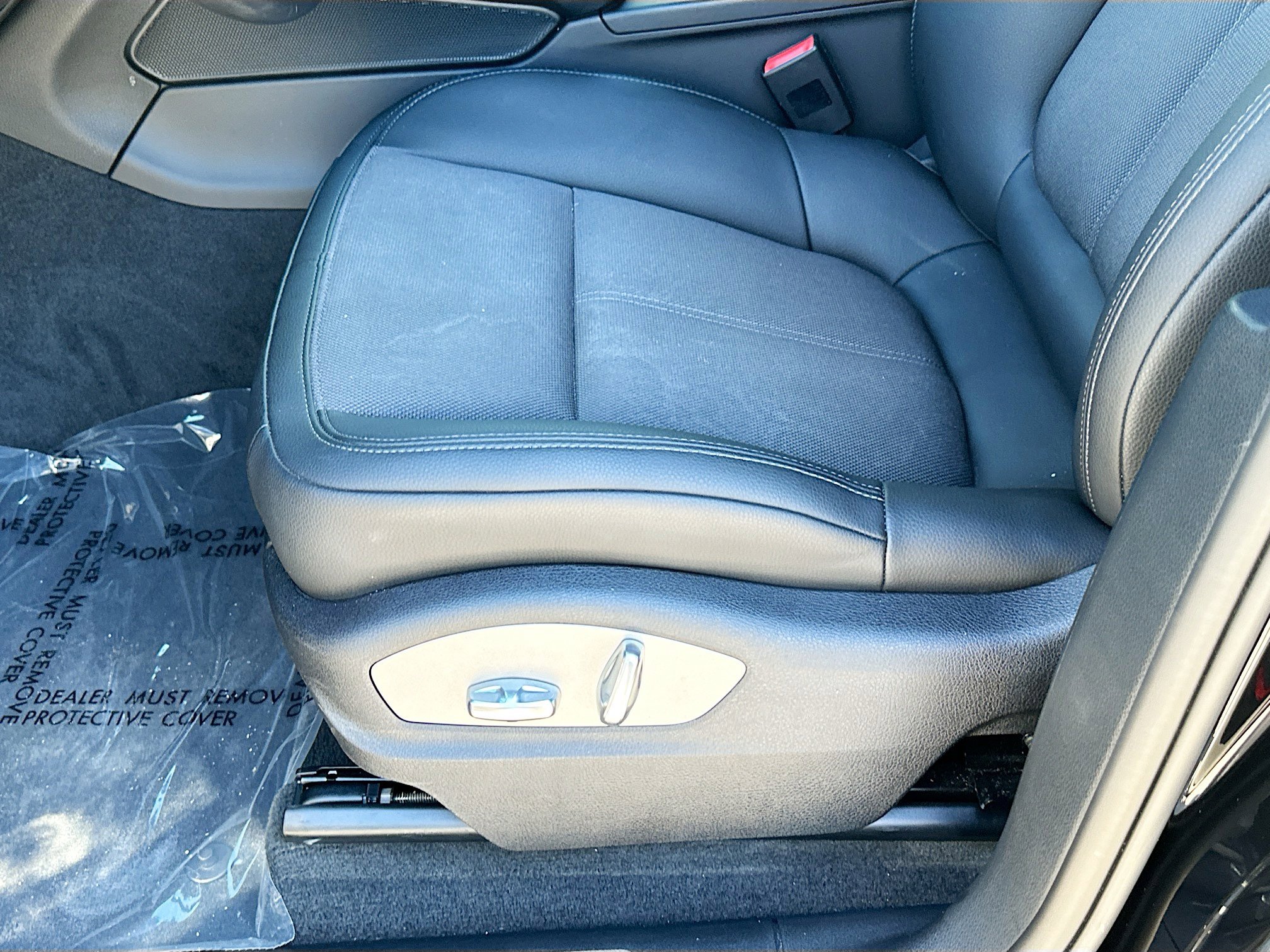 Used 2024 Porsche Macan image 19