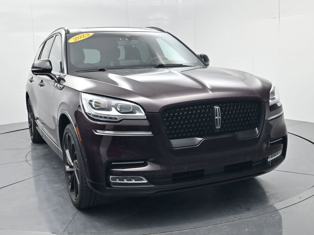 Used 2023 Lincoln Aviator Black Label w/ Jet Package image 2