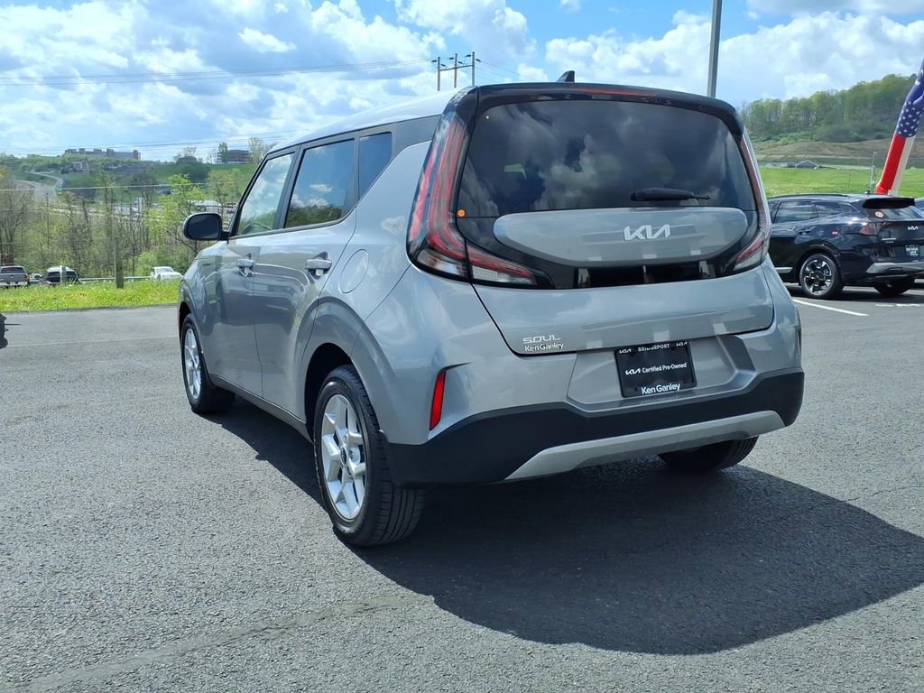 Used 2023 Kia Soul LX w/ LX Technology Package FWD image 8
