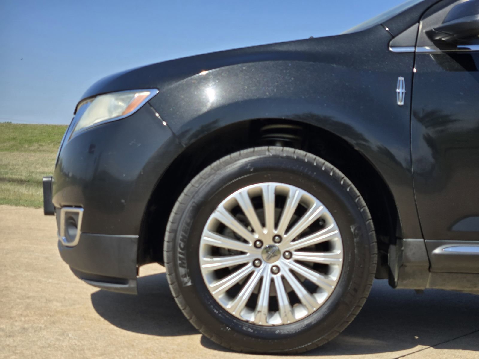 Used 2013 Lincoln MKX FWD image 13