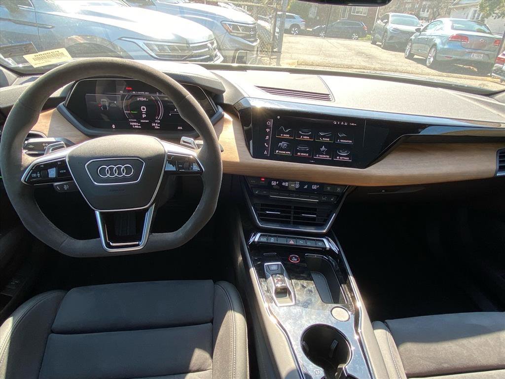 Used 2023 Audi e-tron GT Premium Plus image 9