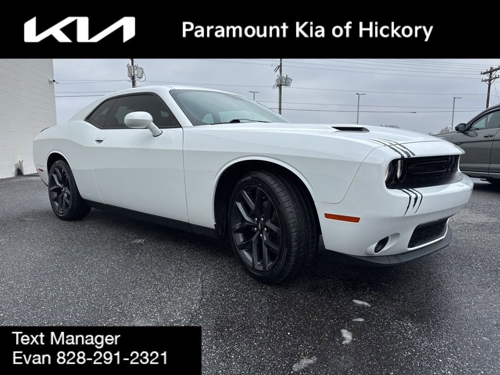 Used 2019 Dodge Challenger SXT w/ Blacktop Package image 3