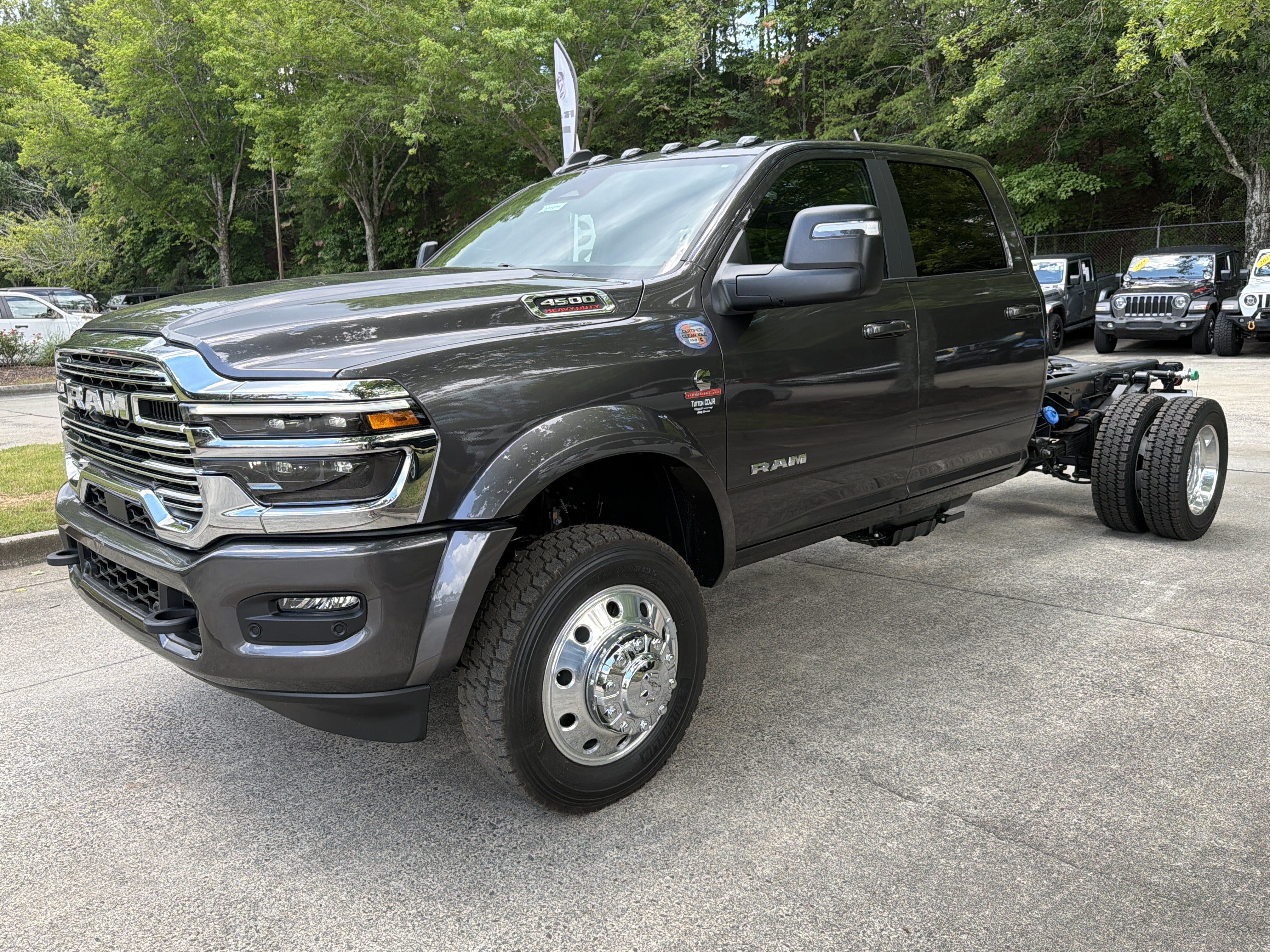 New 2026 RAM 4500 4x4 Crew Cab DRW w/ Laramie Trim Package image 3