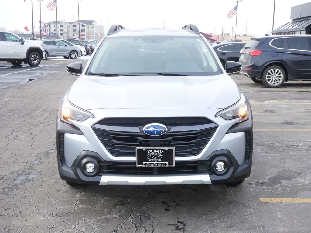 Used 2025 Subaru Outback Limited image 3