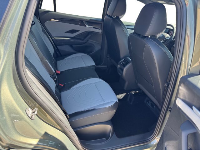 New 2026 Volkswagen Tiguan SE R-Line FWD image 14