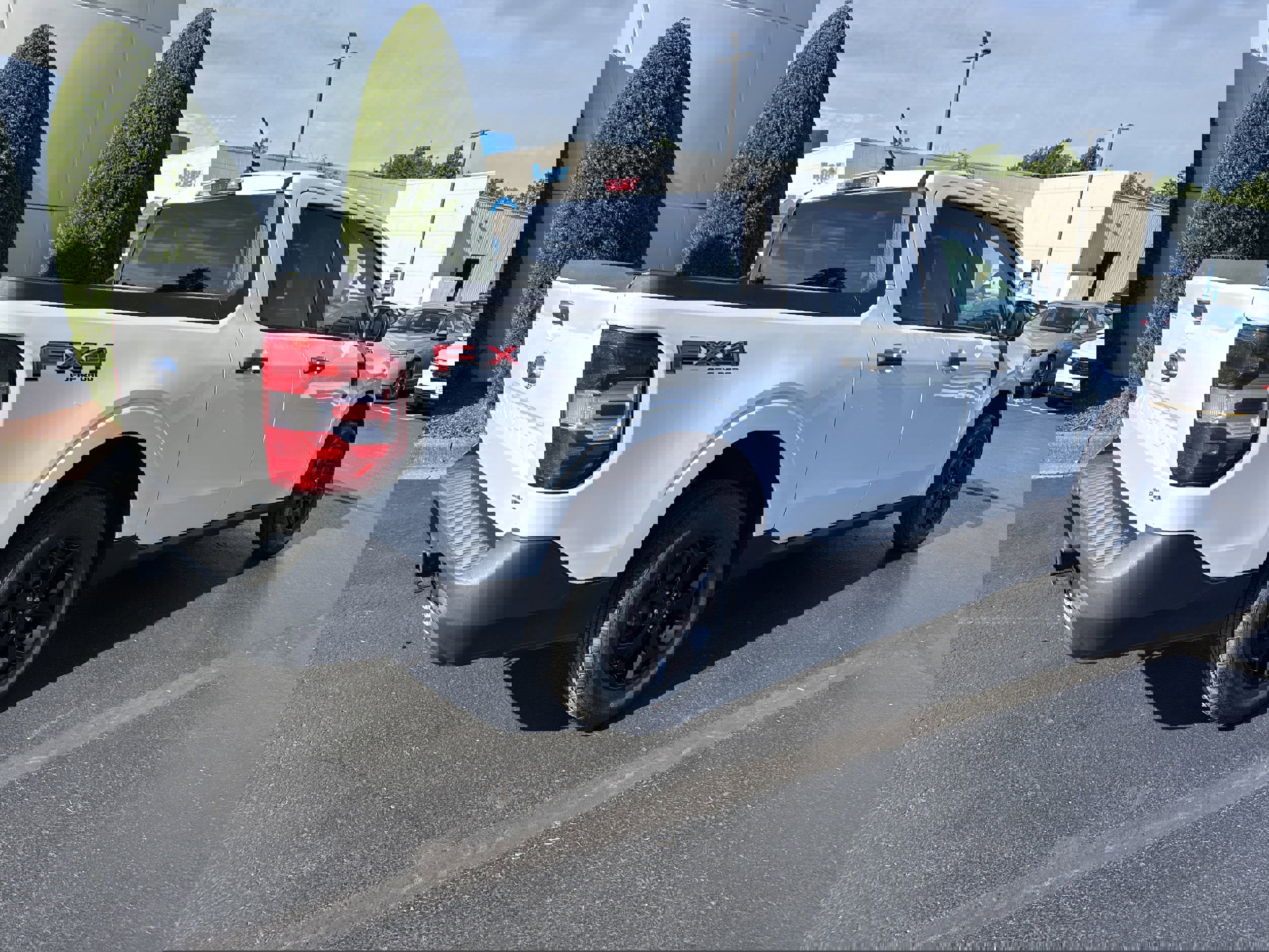 Used 2023 Ford Maverick XLT w/ Equipment Group 300A Standard image 4