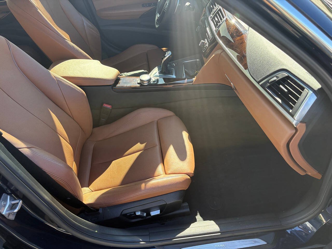 Used 2016 BMW 340i xDrive Sedan AWD/4WD image 22