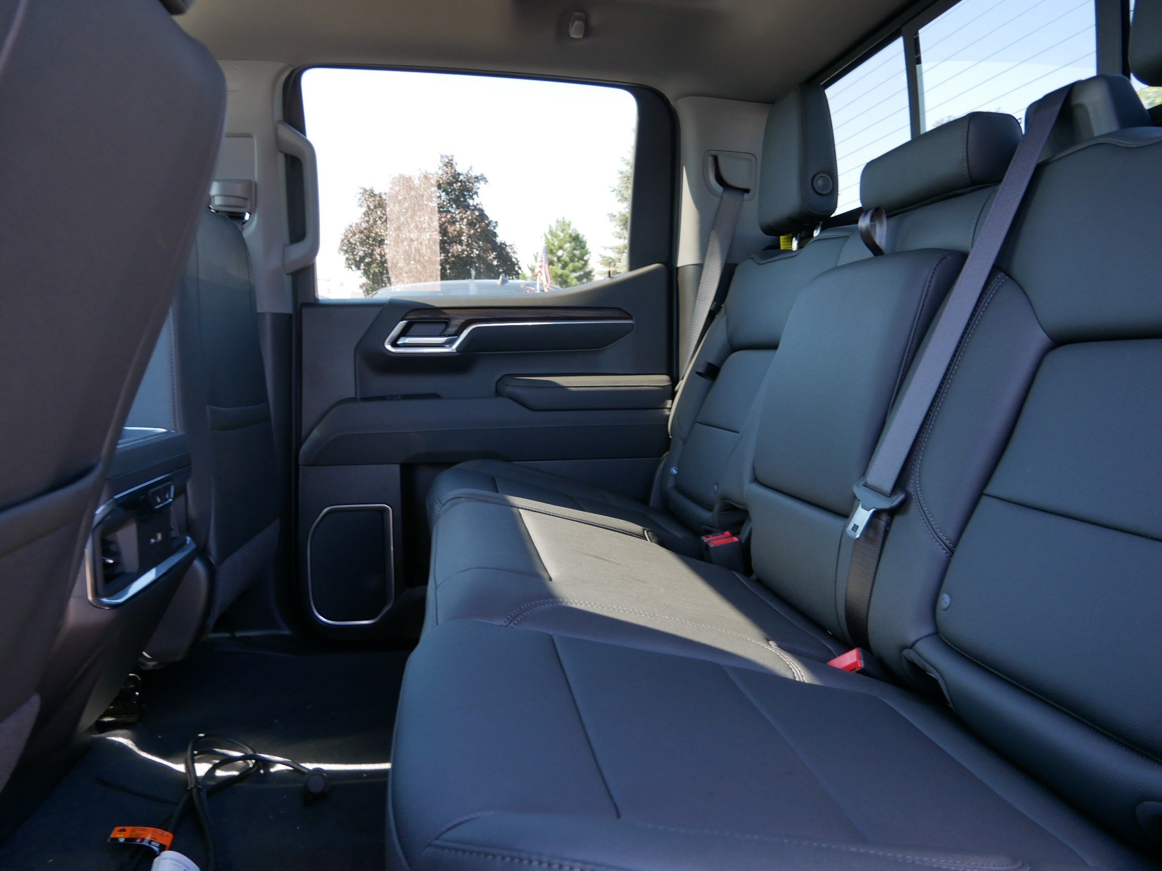 New 2026 GMC Sierra 1500 SLT w/ SLT Convenience Package AWD/4WD image 5