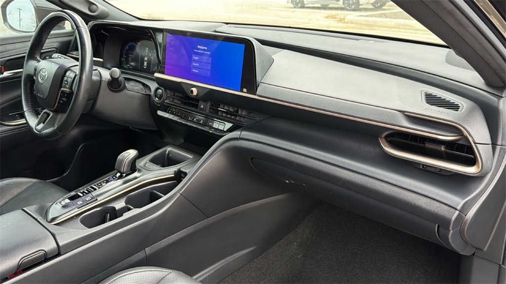Used 2023 Toyota Crown Limited image 43