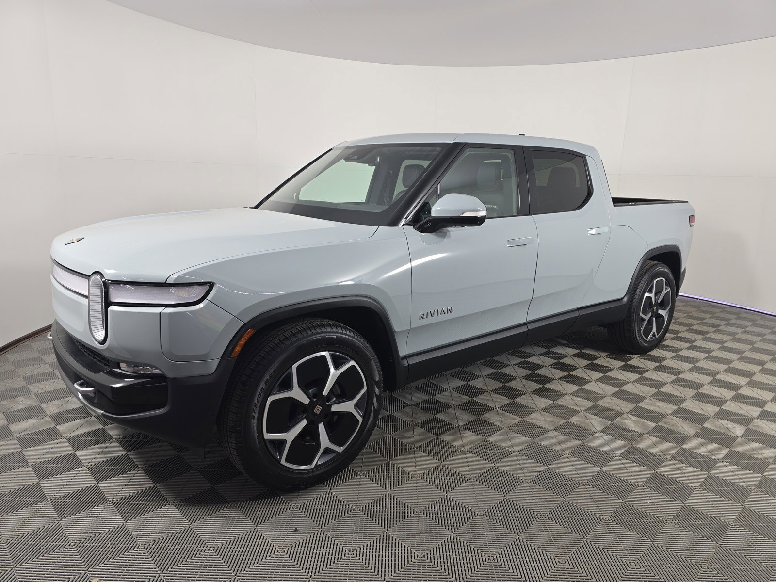 Used 2024 Rivian R1T Adventure