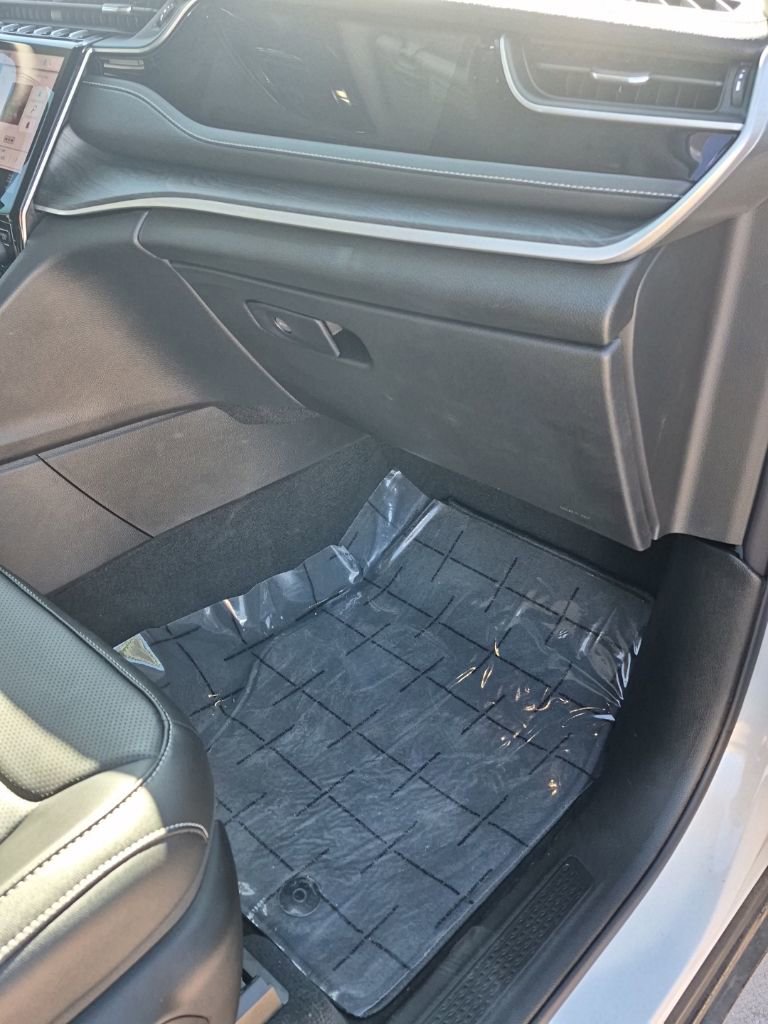 New 2024 Jeep Grand Cherokee Limited 4xe w/ Luxury Tech Group II image 28