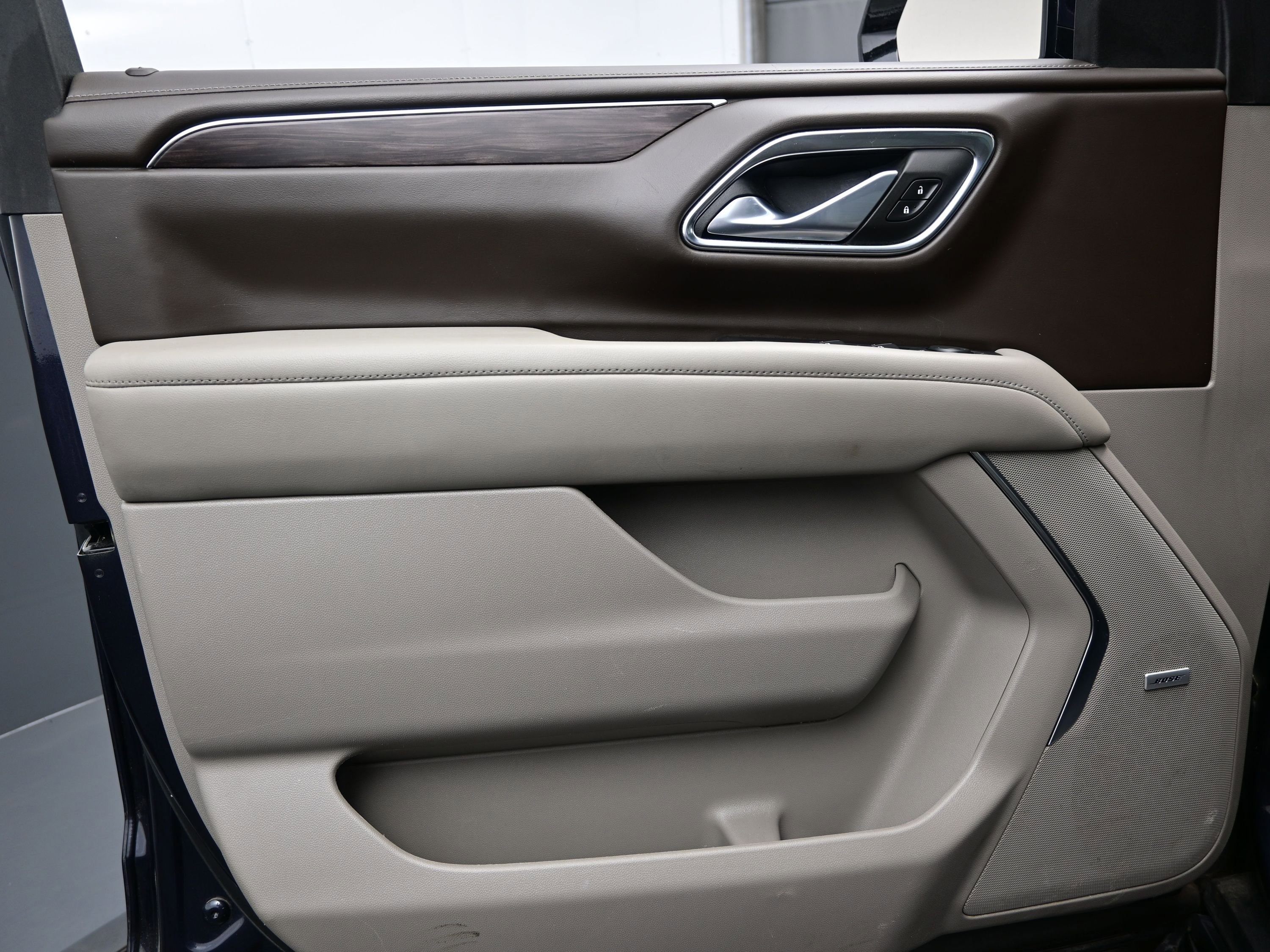 Used 2023 Chevrolet Tahoe LT AWD/4WD image 9