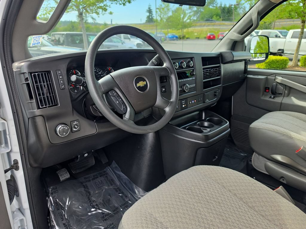 Certified 2025 Chevrolet Express 3500 LT w/ LT Preferred Equipment Group RWD image 11